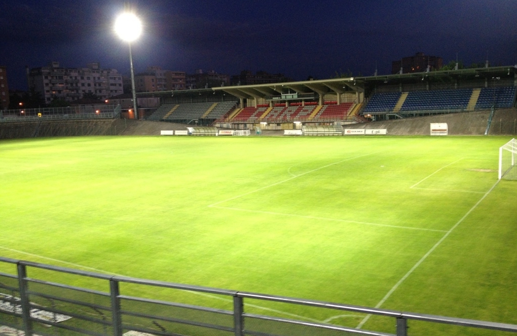 http://www.ultrascarpi.it/immagini/stadio.jpg